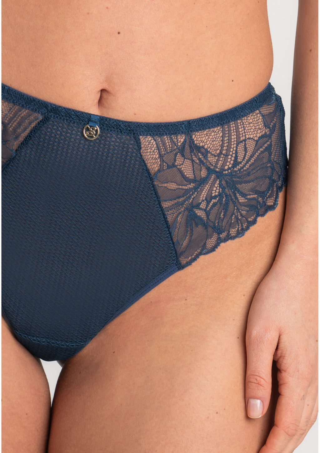 Harmony Lace String C400